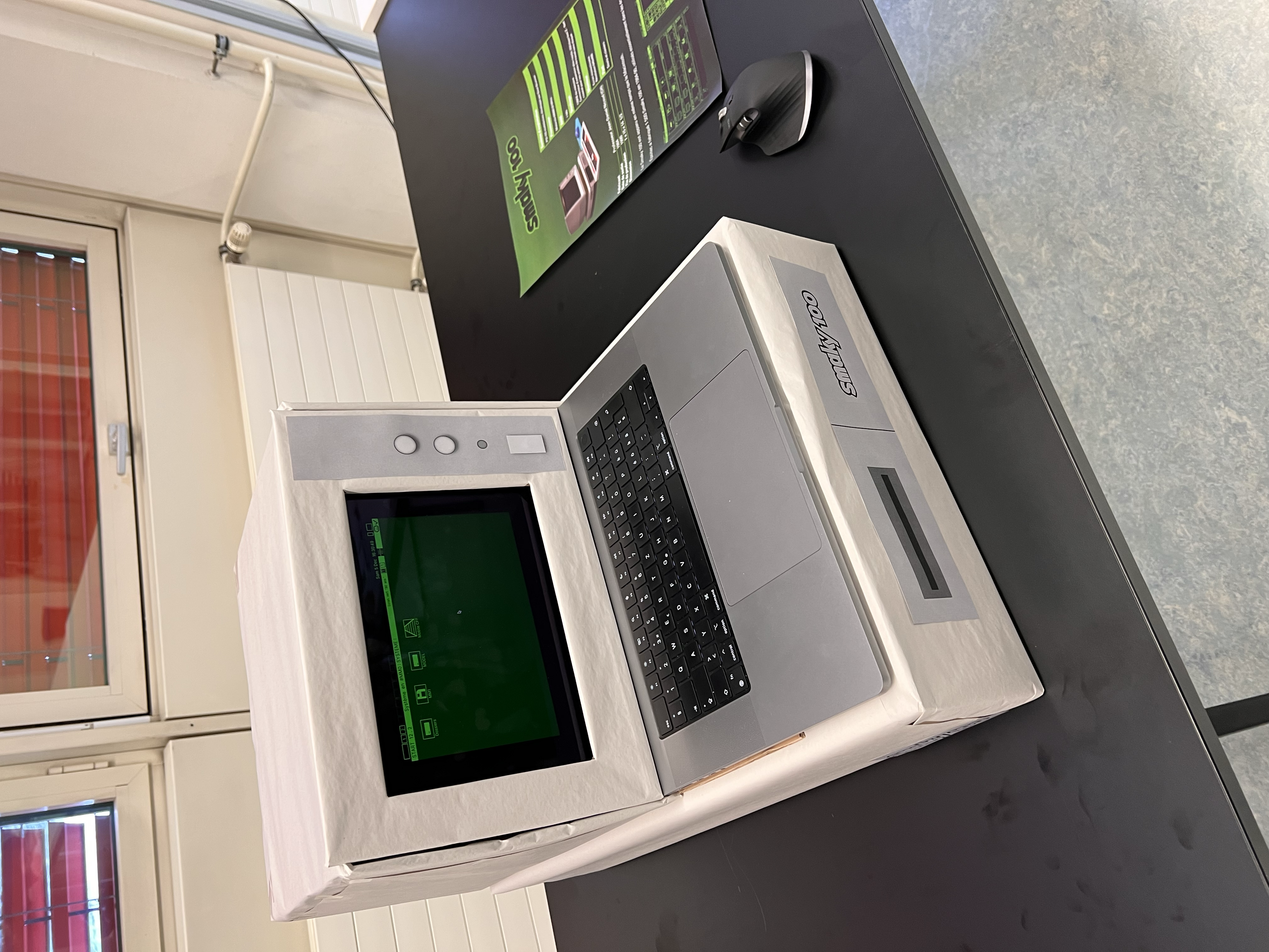 mock-up physique smaky 100